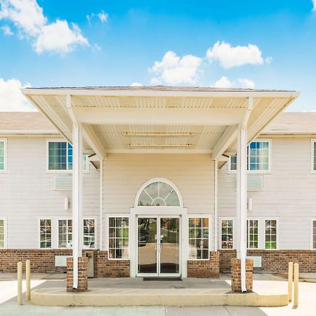 Super 8 By Wyndham Platte City Kansas City Area Екстер'єр фото