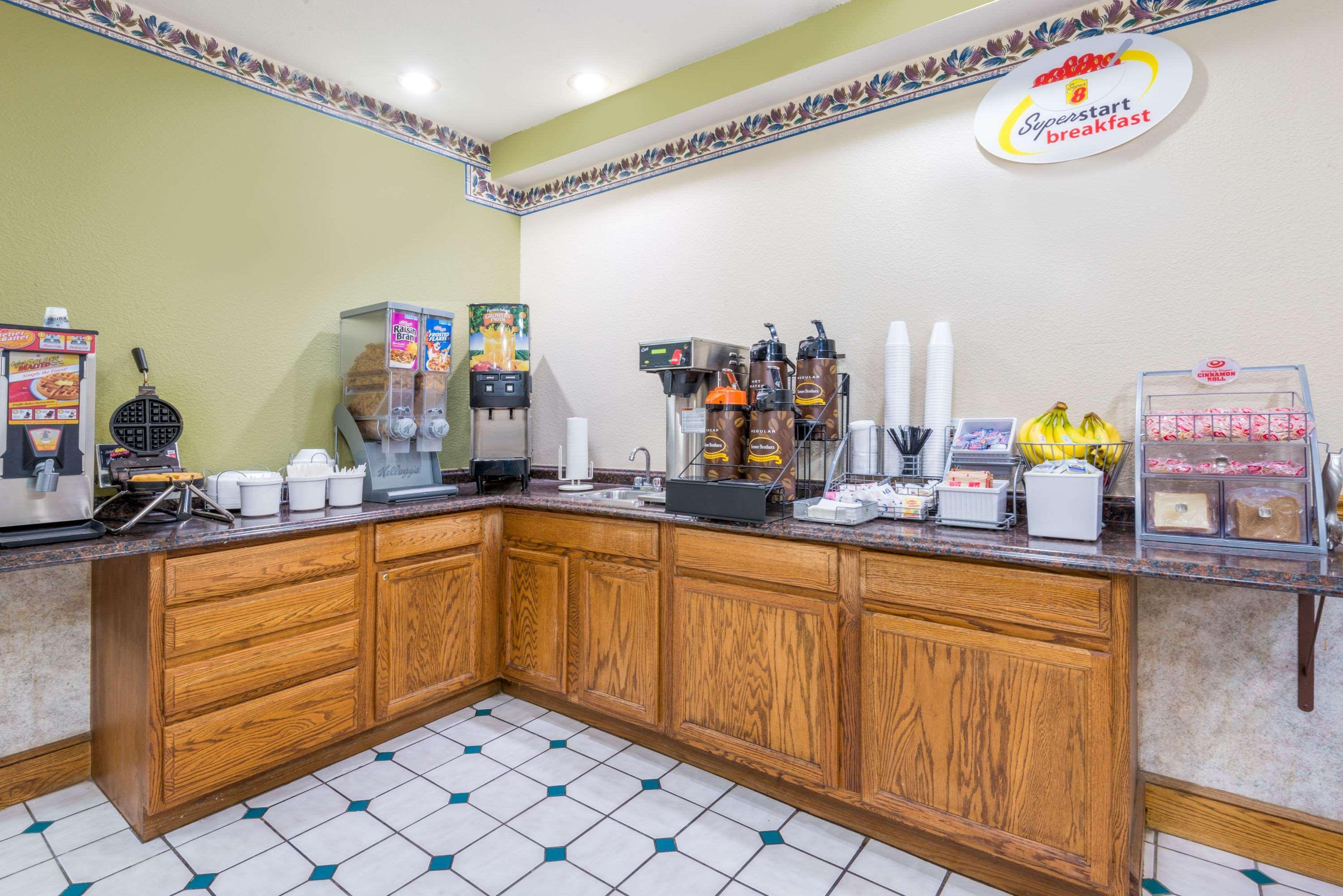 Super 8 By Wyndham Platte City Kansas City Area Екстер'єр фото