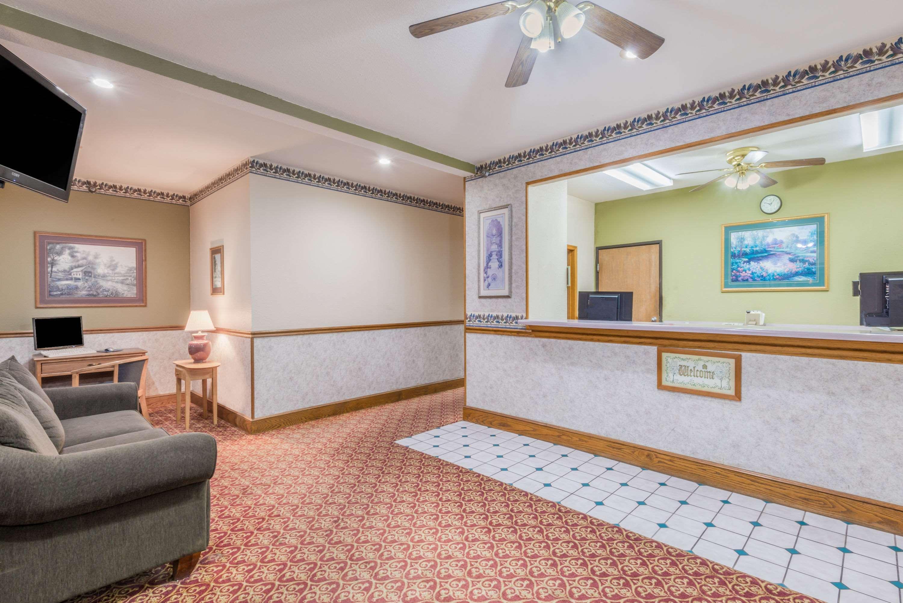 Super 8 By Wyndham Platte City Kansas City Area Екстер'єр фото